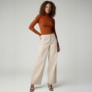 ALO Yoga Wanderlust Wide Leg Trouser in Oat Milk Size Medium